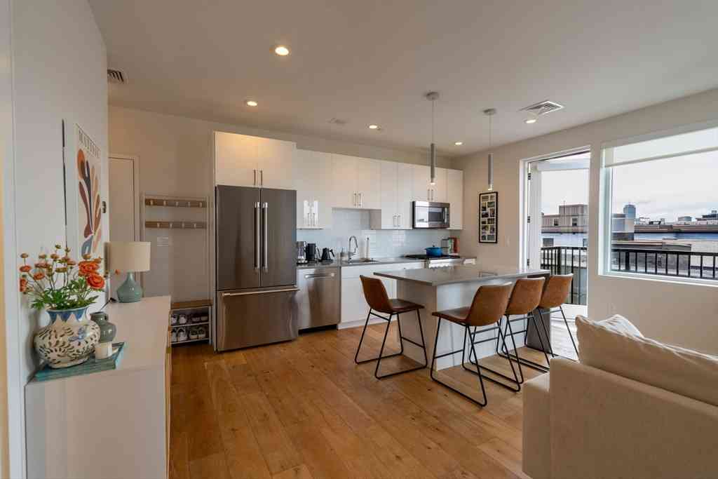 Condo For Sale - 420 W Broadway #501<br/> Boston, MA 02127