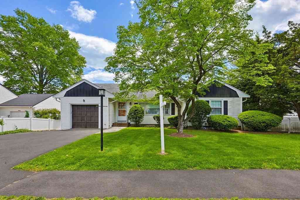 Homes For Sale - 22 Chilton St<br/> Belmont, MA 02478