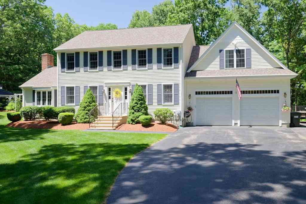 Homes For Sale - 101 Hunter Rd<br/> Uxbridge, MA 01569