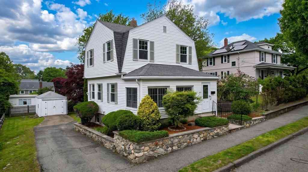 Homes For Sale - 233 Florence Ave<br/> Arlington, MA 02476