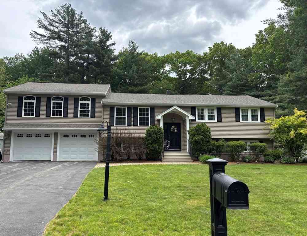 Homes For Sale - 7 Parsons Lane<br/> Billerica, MA 01821