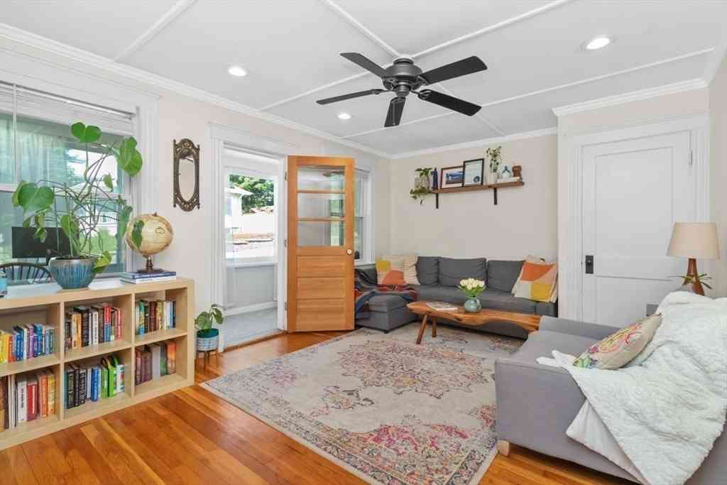Condo For Sale - 107 Lexington St #1<br/> Watertown, MA 02472