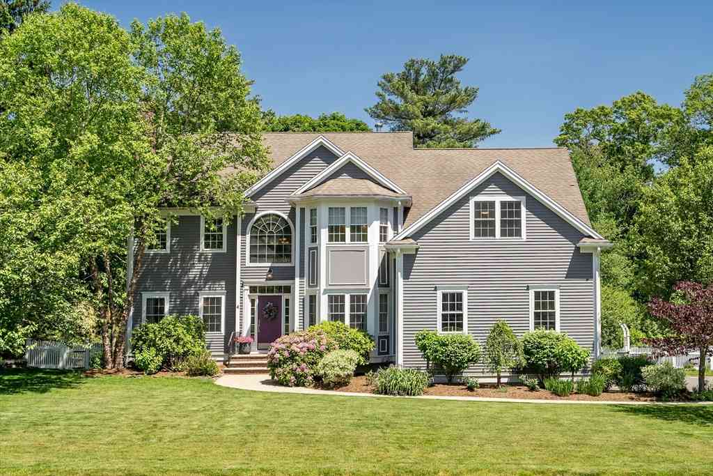 Homes For Sale - 4 Carter Dr<br/> Natick, MA 01760