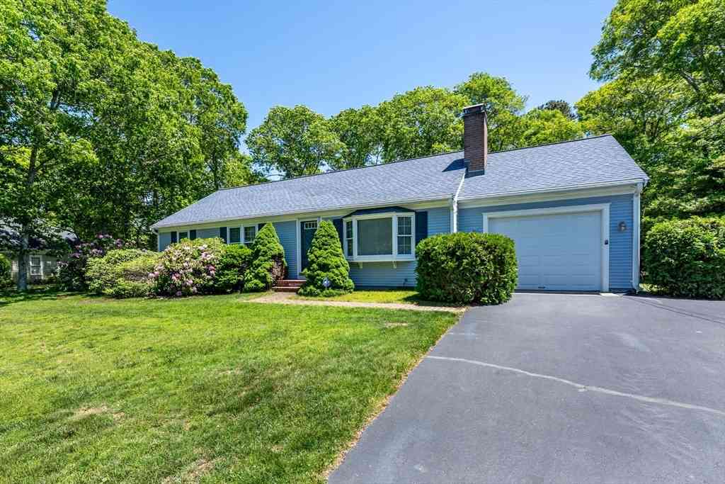 Homes For Sale - 18 Goat Field Ln<br/> Barnstable, MA 02601