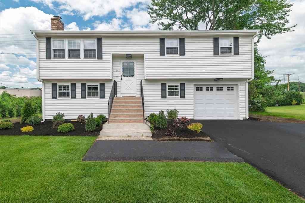 Homes For Sale - 5 Burning Tree Terrace<br/> Natick, MA 01760