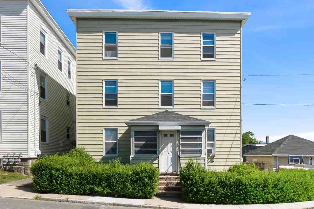 Apartment For Rent - 4 Horton St #2<br/> Salem, MA 01970
