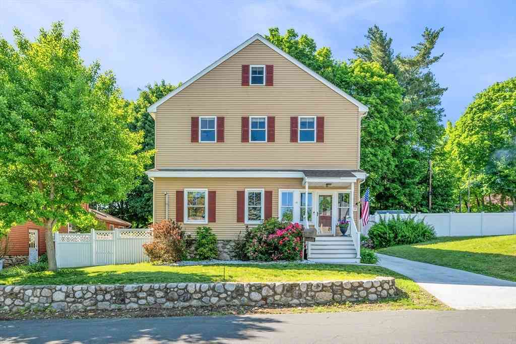 Homes For Sale - 16 Hazen Ave<br/> Haverhill, MA 01830