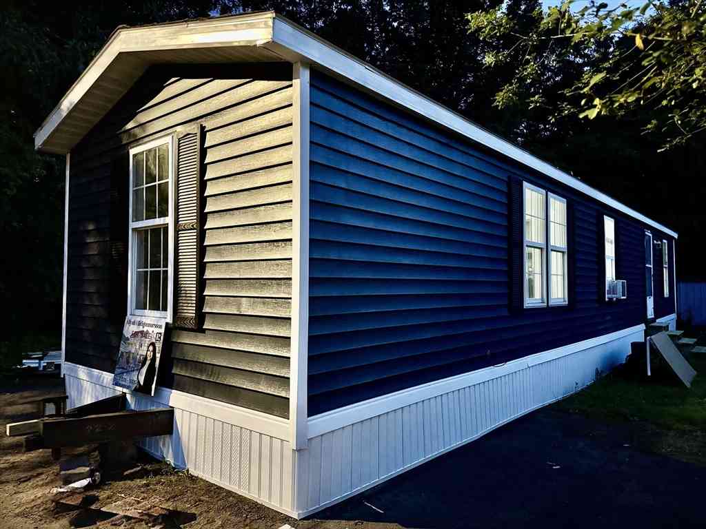 Mobile Home For Sale - 28 Finch Drive<br/> Chicopee, MA 01020