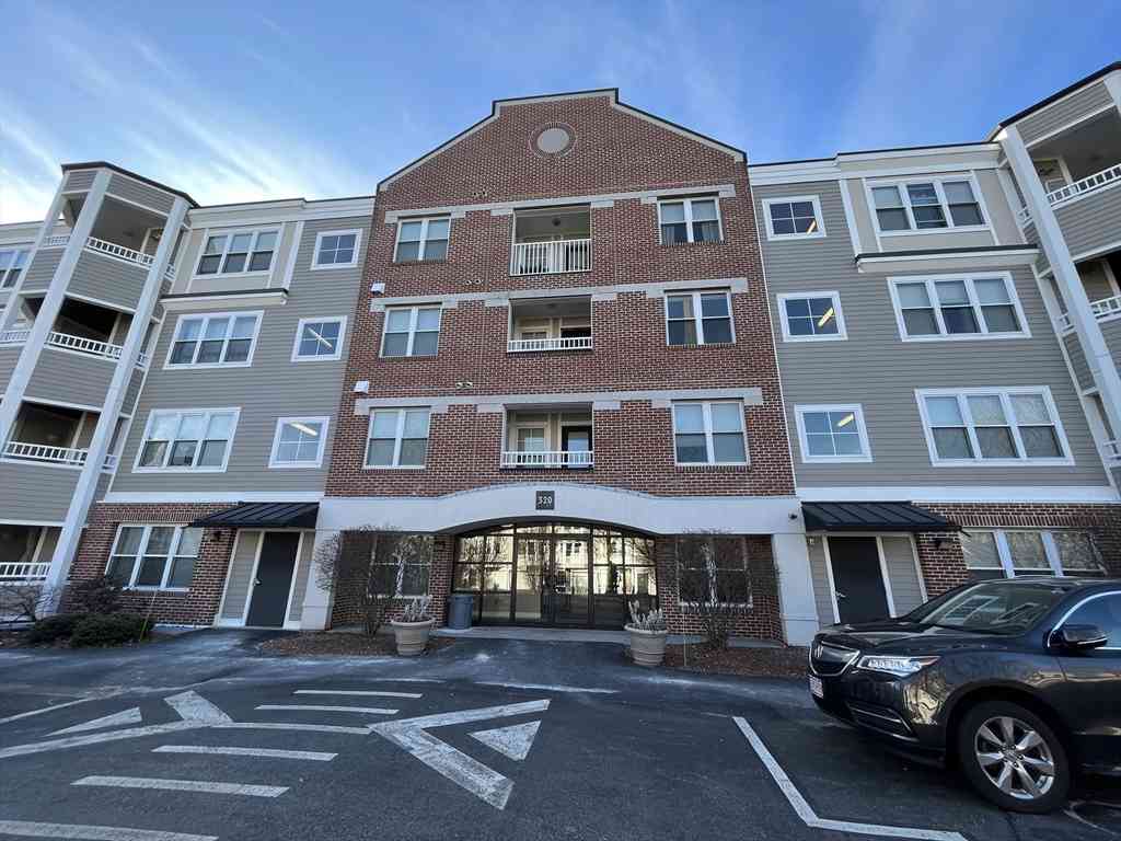 Condo For Rent - 320 Rindge Ave #204<br/> Cambridge, MA 02140
