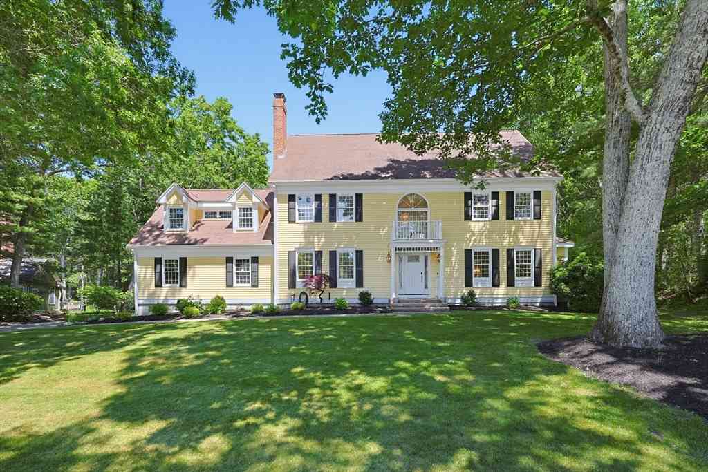 Homes For Sale - 8 Turner Hill Road<br/> Medfield, MA 02052