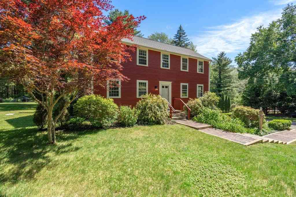 Homes For Sale - 128 Fruit St<br/> Hopkinton, MA 01748