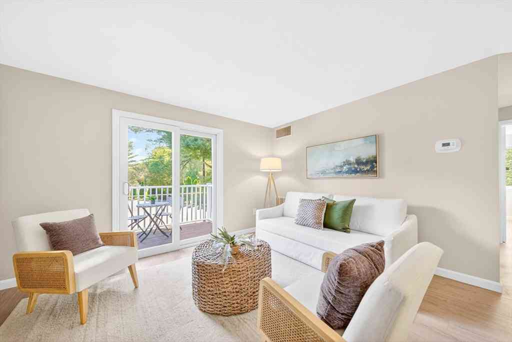 Condo For Sale - 5 Silver Hill Ln #8<br/> Natick, MA 01760