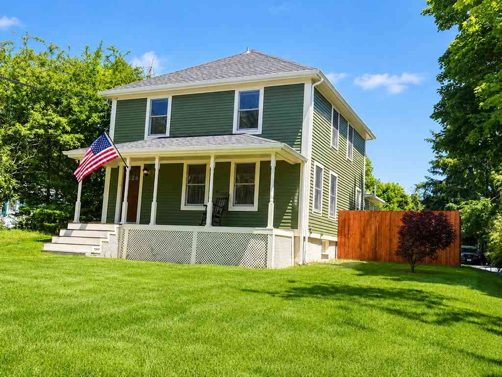 Homes For Sale - 10 Great Neck Rd<br/> Wareham, MA 02571
