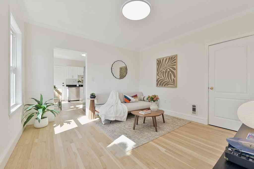 Condo For Sale - 94 Cushing #3<br/> Waltham, MA 02453