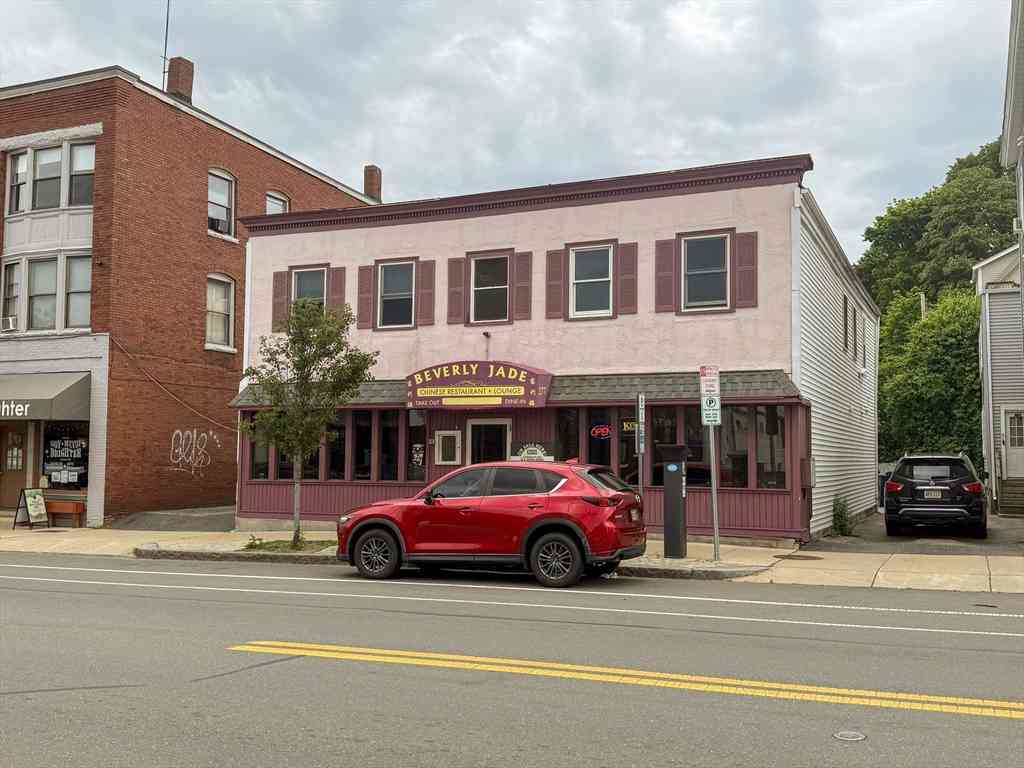 Apartment For Rent - 277 Rantoul St #2<br/> Beverly, MA 01915