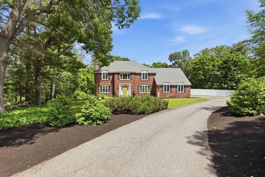 Homes For Sale - 39 Smithshire Estates<br/> Essex County, Andover, MA 01810
