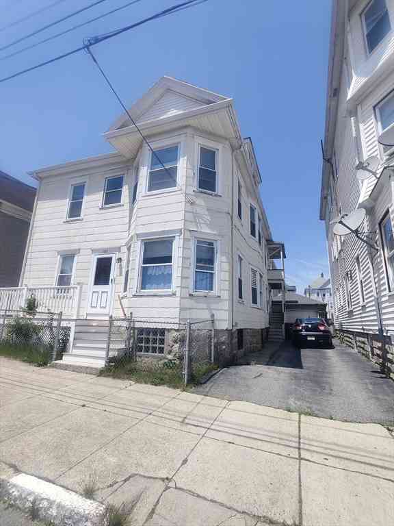 Multifamily For Rent - 187 Earle St<br/> New Bedford, MA 02746