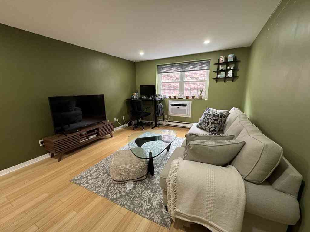 Condo For Rent - 116 Sycamore St #22<br/> Somerville, MA 02145