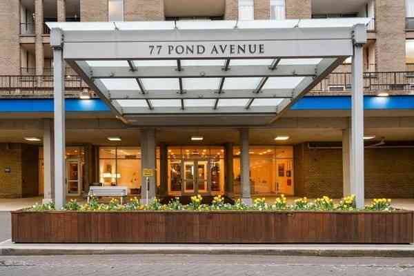Condo For Rent - 77 Pond Ave #805<br/> Brookline, MA 02445
