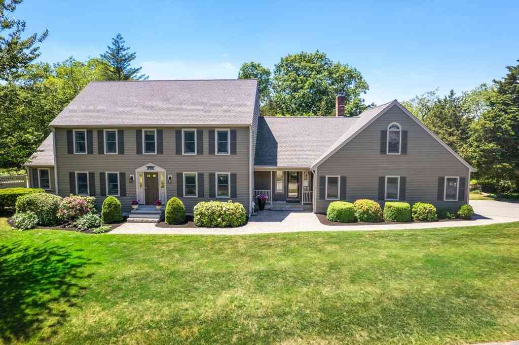 Homes For Sale - 8 Ringbolt Road<br/> Hingham, MA 02043