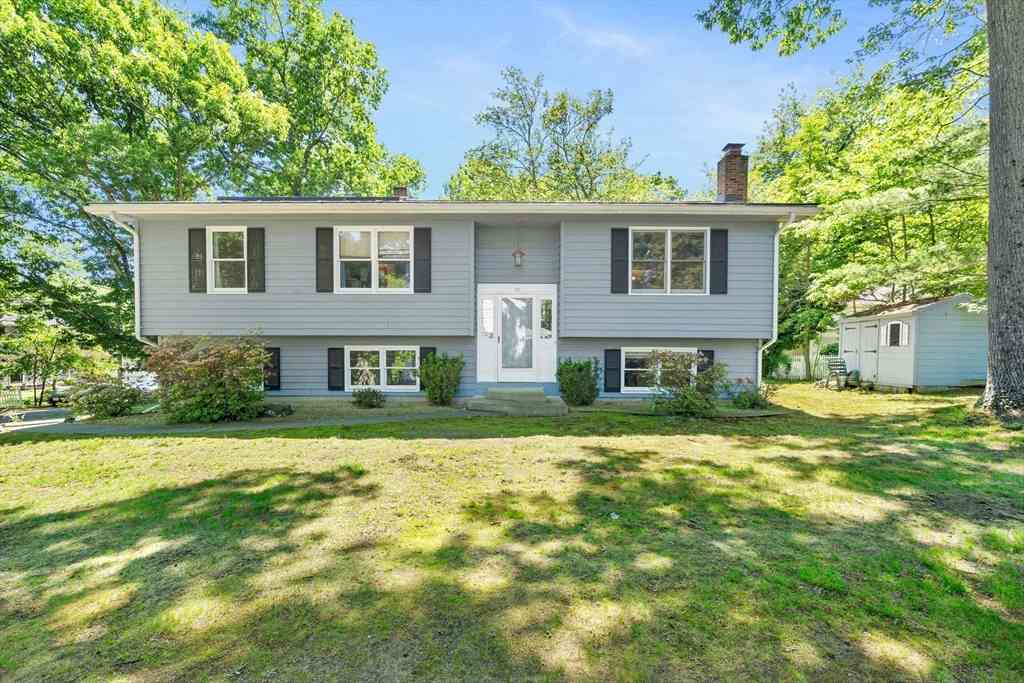 Homes For Sale - 66 Swan Ave<br/> Fitchburg, MA 01420