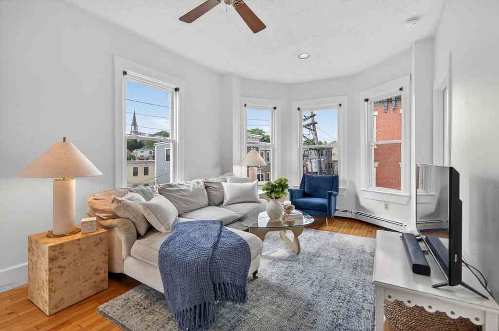 Condo For Sale - 118 High St #9<br/> Boston, MA 02129