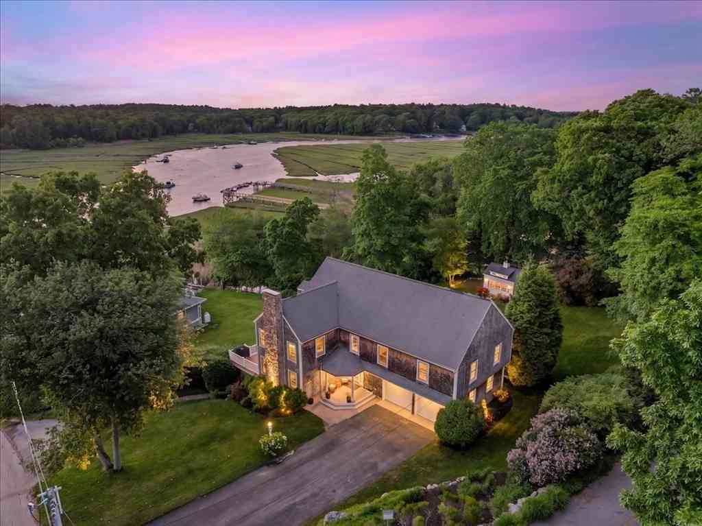 Homes For Sale - 102 Riverside Circle<br/> Plymouth County, Marshfield, MA 02050