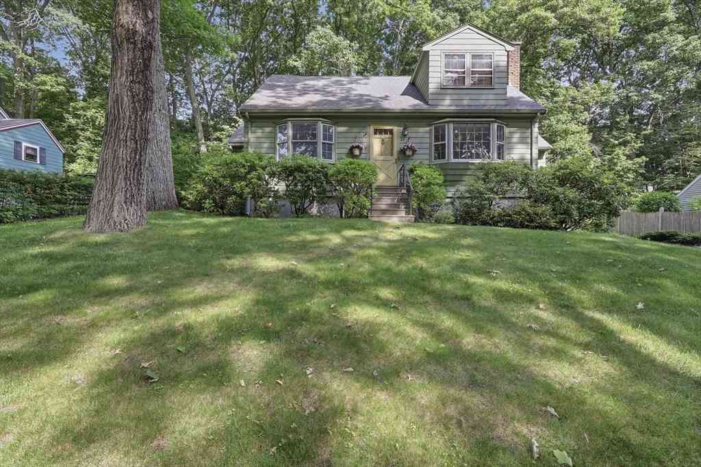 Homes For Sale - 24 Hunting Avenue<br/> Shrewsbury, MA 01545