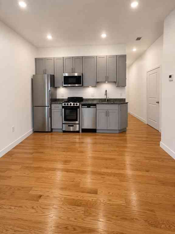 Apartment For Rent - 64 Market Street #201<br/> Lynn, MA 01901