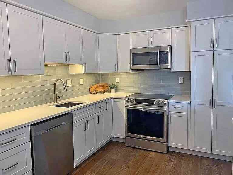 Condo For Rent - 20 Hammond Pond Pkwy #206<br/> Newton, MA 02467