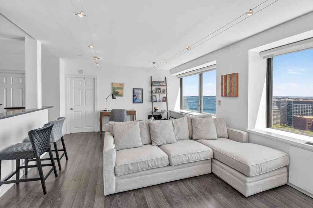 Condo For Sale - 85 East India Row #33E<br/> Boston, MA 02110