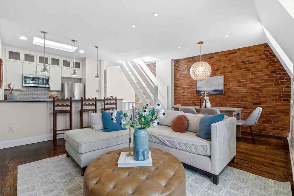 Condo For Sale - 7 Concord Sq #4<br/> Boston, MA 02118