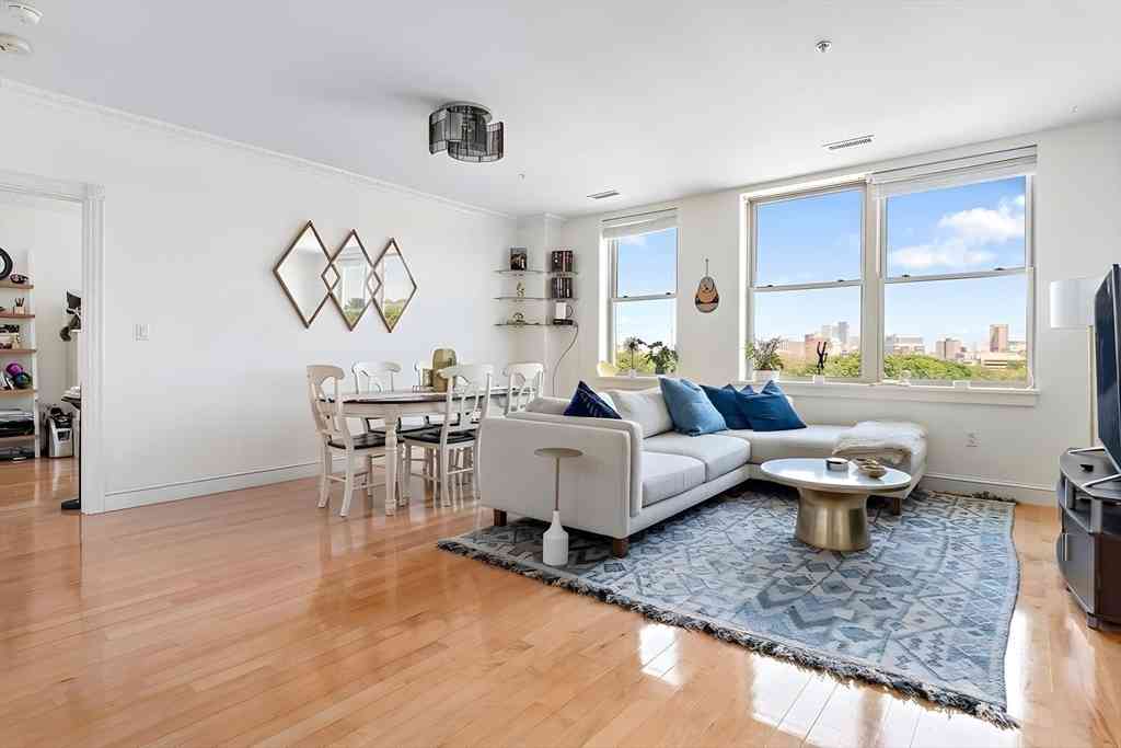 Condo For Rent - 323 Boylston St #602<br/> Brookline, MA 02445