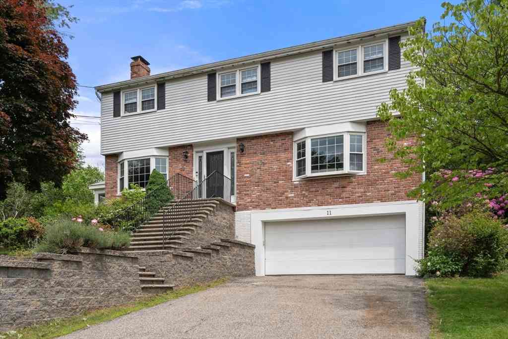 Homes For Sale - 11 Foxhill Rd<br/> Framingham, MA 01701