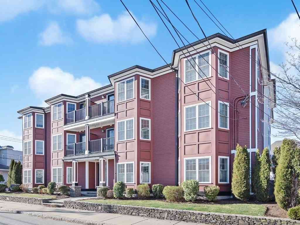 Condo For Rent - 32 Common Street #2-3<br/> Waltham, MA 02451