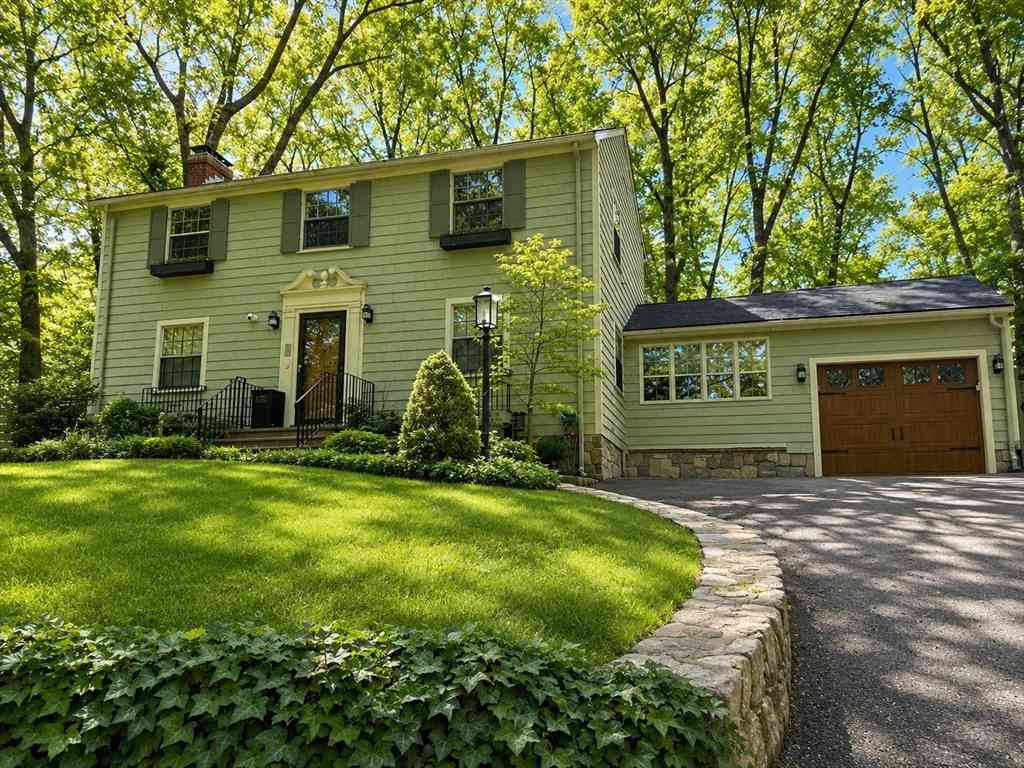 Homes For Sale - 34 Blossomcrest Rd<br/> Lexington, MA 02421