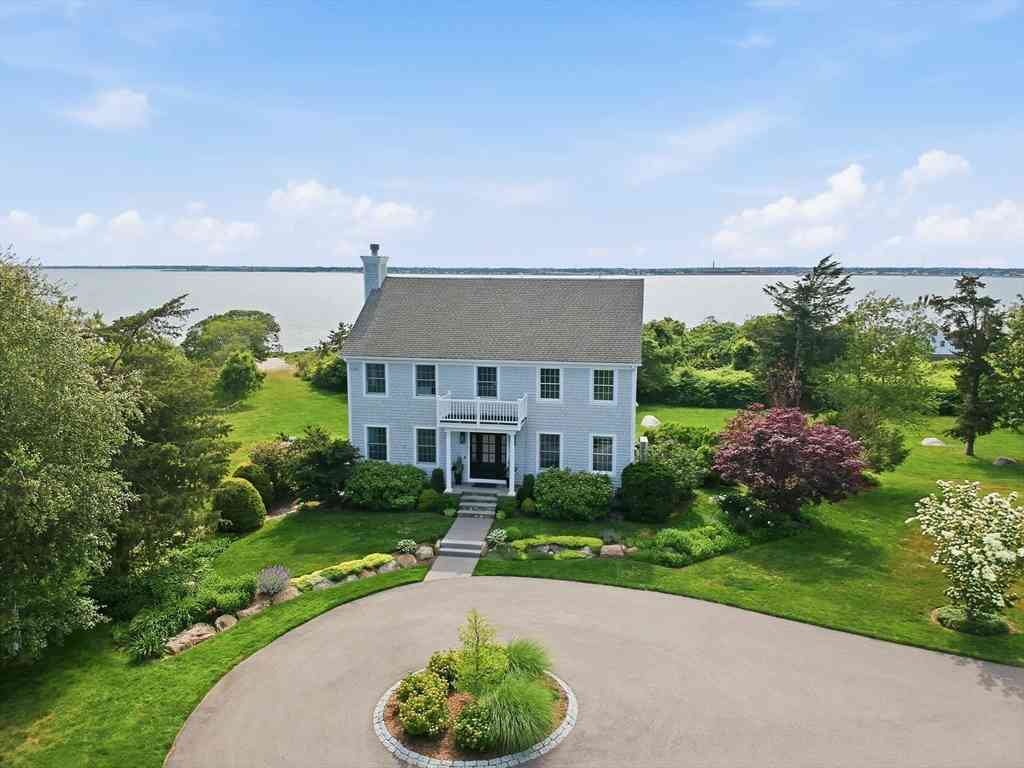 Homes For Sale - 1 Smugglers Rd<br/> Fairhaven, MA 02719