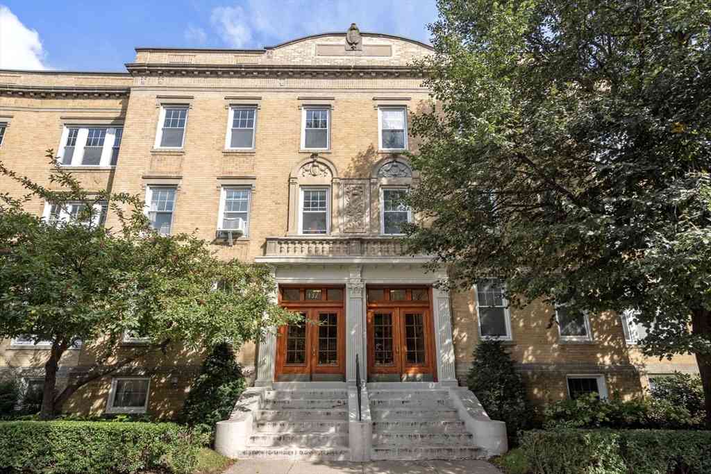 Condo For Rent - 132 Sewall Avenue #C<br/> Brookline, MA 02446
