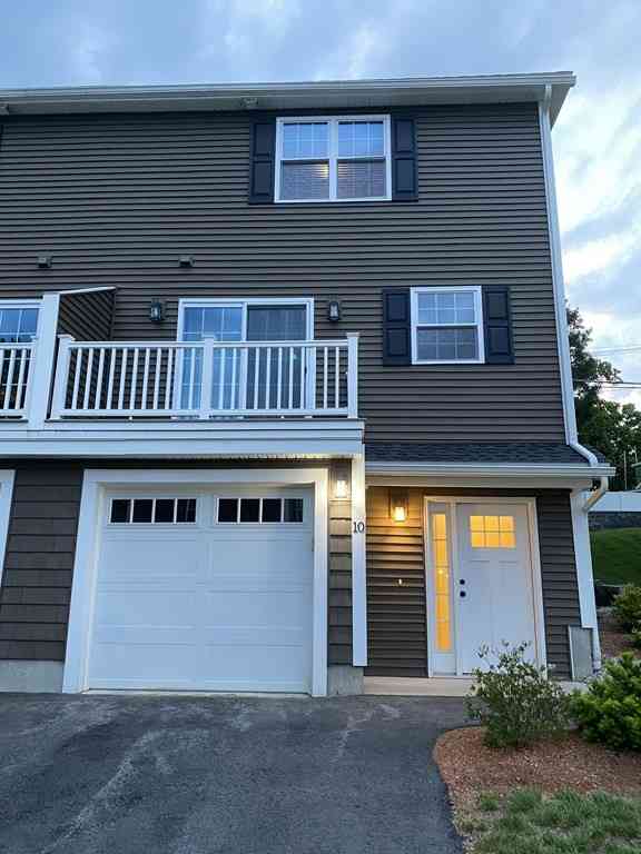 Homes For Rent - 4 Fairview St #10<br/> Chelmsford, MA 01863