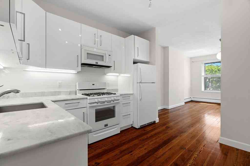 Condo For Sale - 130 Union Park St #1<br/> Boston, MA 02118