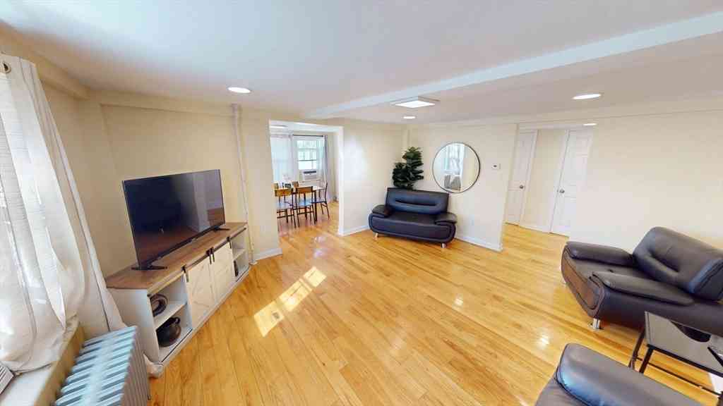 Homes For Rent - 266 Webster St<br/> Worcester, MA 01603