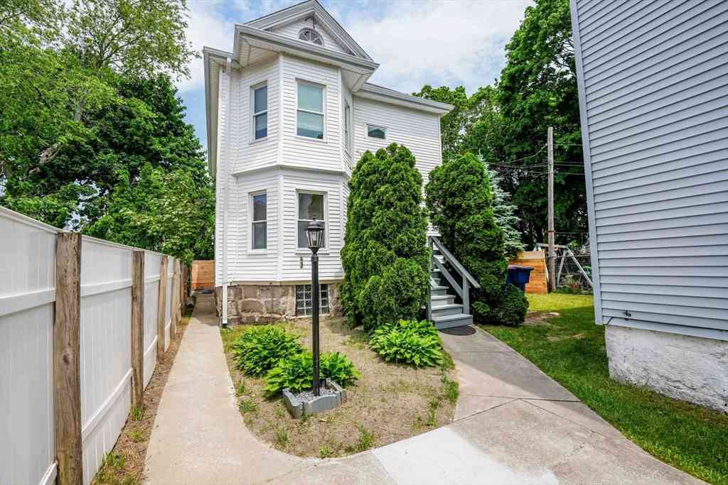 Multifamily For Rent - 307 Austin St<br/> New Bedford, MA 02740