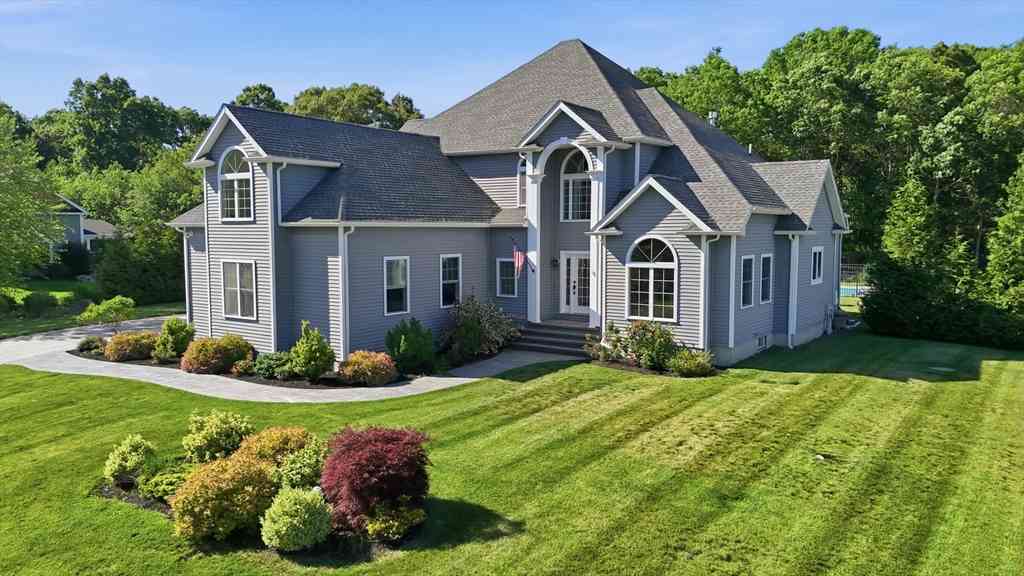 Homes For Sale - 5 Kyles Ct<br/> Swansea, MA 02777