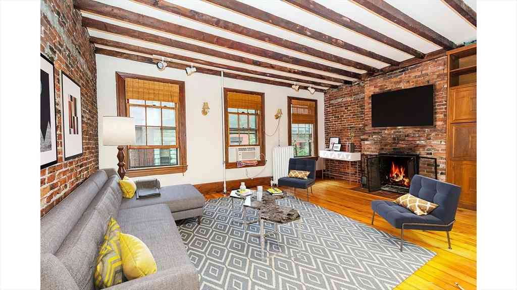 Apartment For Rent - 31 Myrtle Street #4<br/> Boston, MA 02114