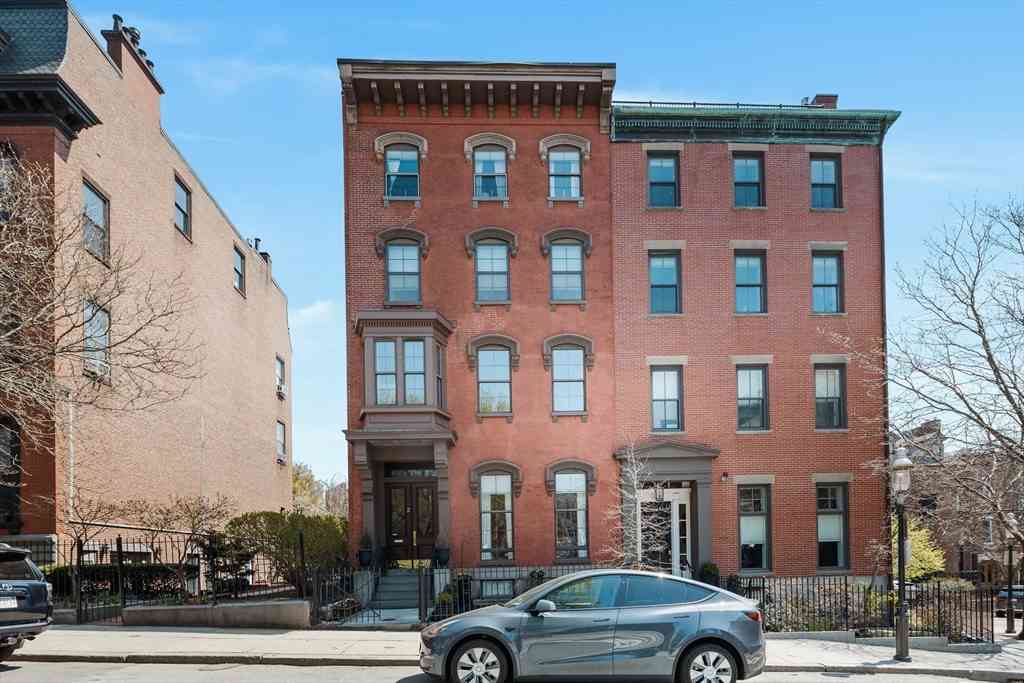 Condo For Rent - 2 Monument Square #5<br/> Boston, MA 02129
