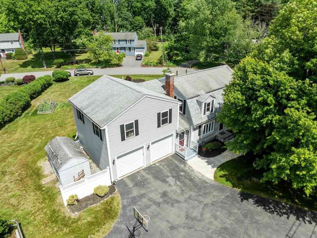 Homes For Sale - 37 Newtown Rd<br/> Acton, MA 01720