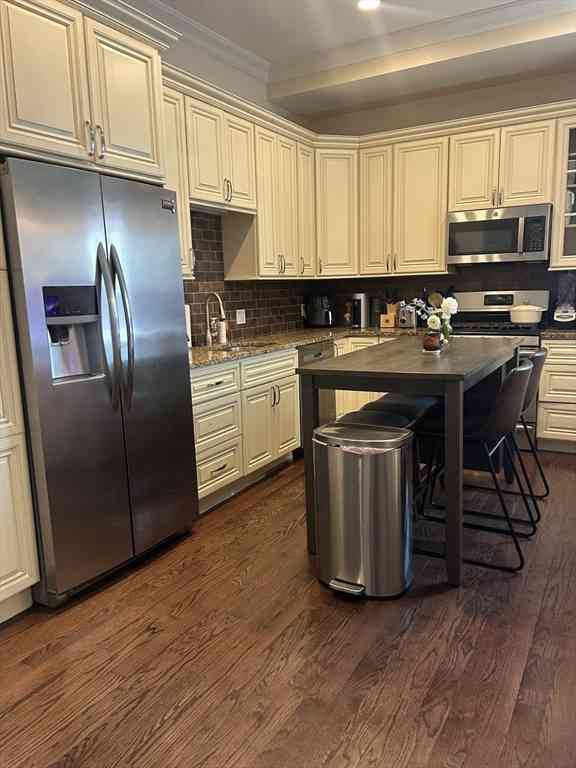 Homes For Rent - 701 East Broadway #1<br/> Boston, MA 02127