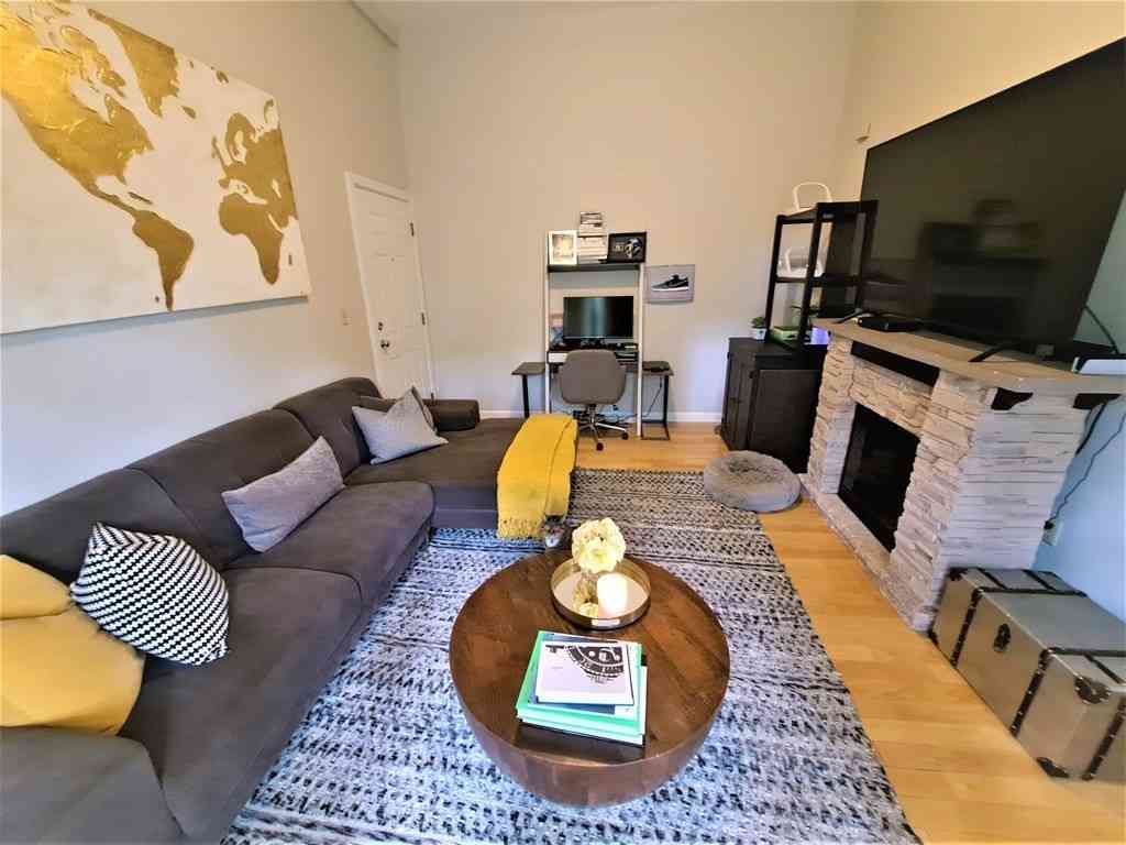 Condo For Rent - 49 Cedar St #1 REAR<br/> Boston, MA 02119