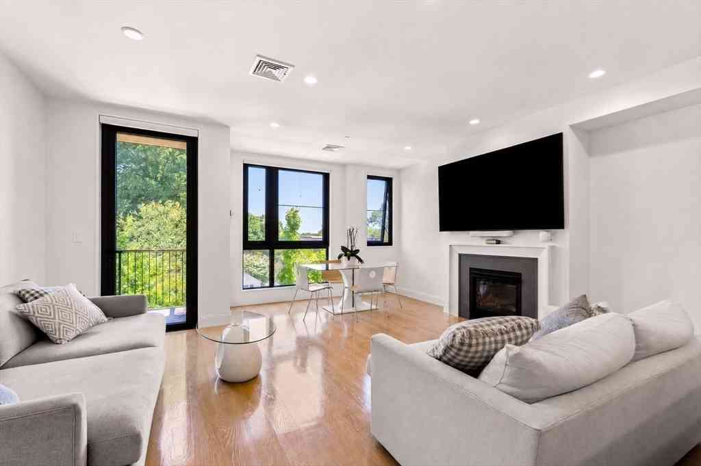 Condo For Rent - 100 Linden Street #203<br/> Wellesley, MA 02482