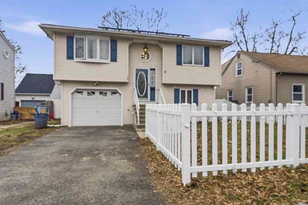 Homes For Rent - 290 Tremont St<br/> Springfield, MA 01104
